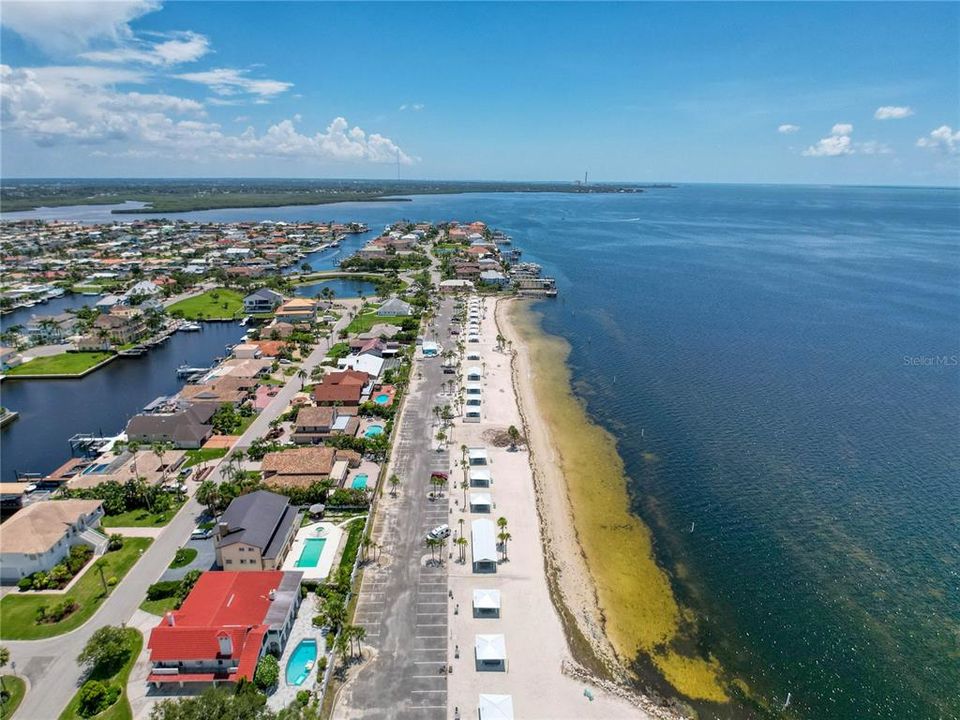 En Venta: $385,000 (3 camas, 3 baños, 2510 Pies cuadrados)