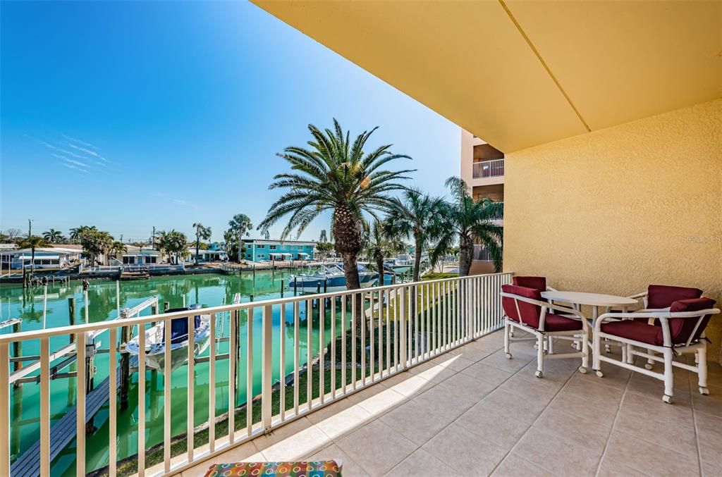 For Sale: $899,000 (3 beds, 3 baths, 1958 Square Feet)