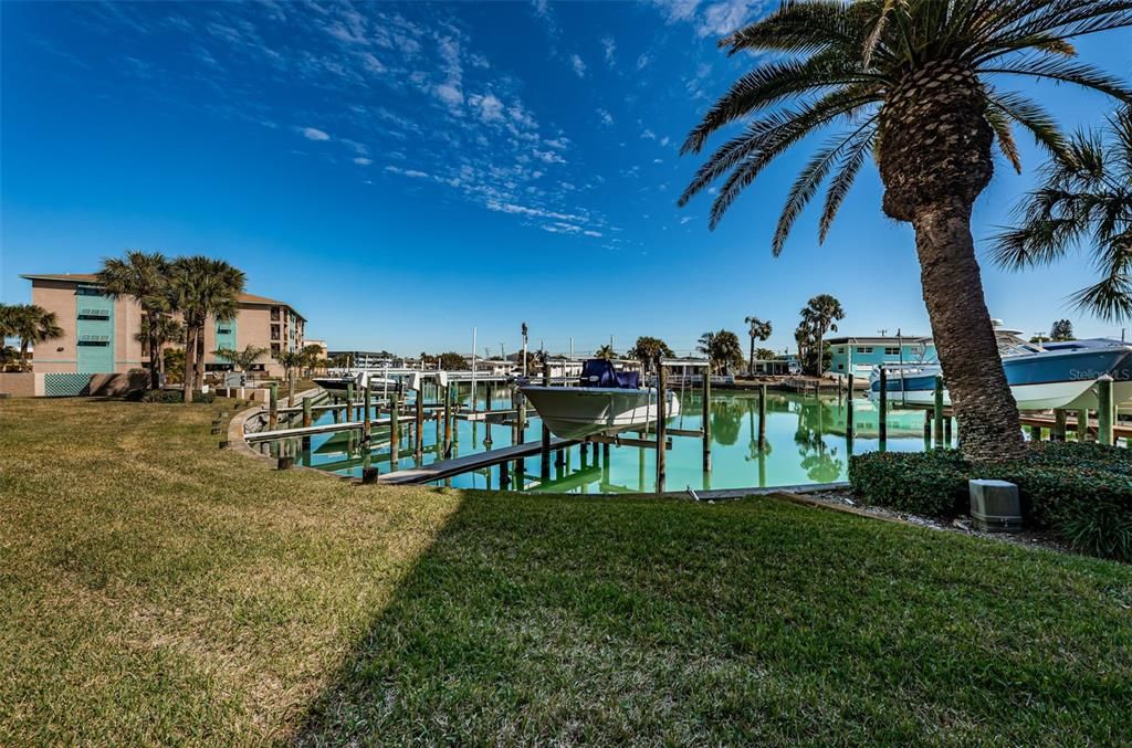 For Sale: $899,000 (3 beds, 3 baths, 1958 Square Feet)