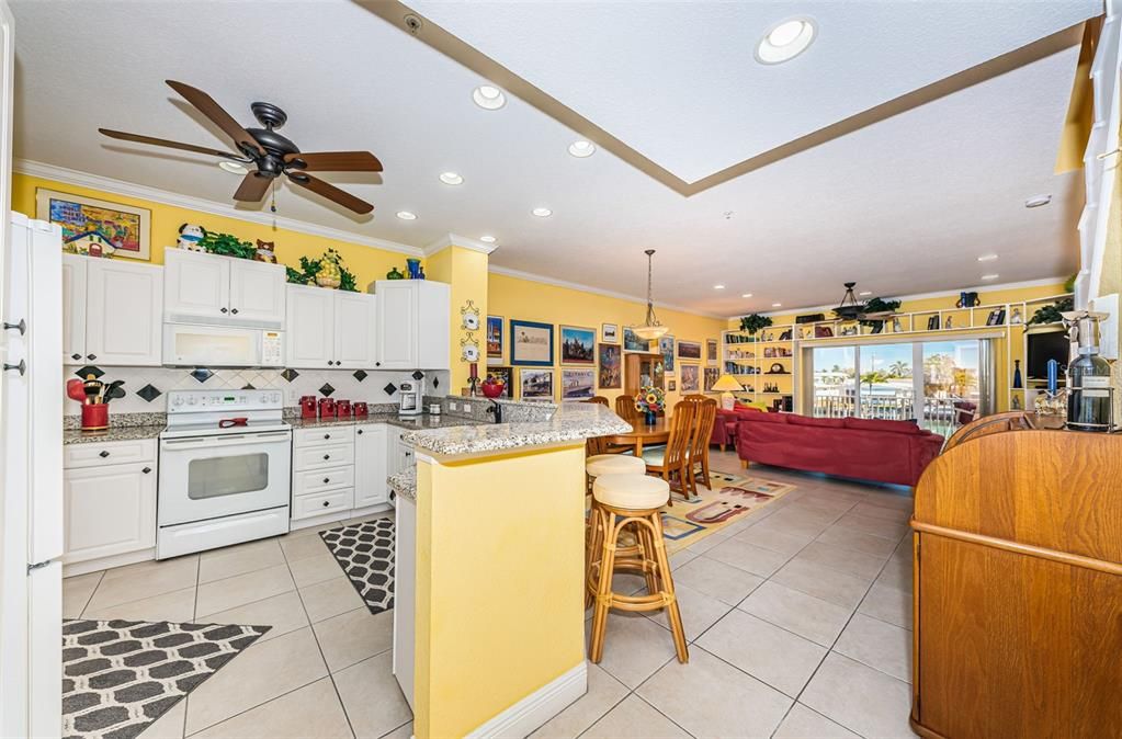For Sale: $899,000 (3 beds, 3 baths, 1958 Square Feet)