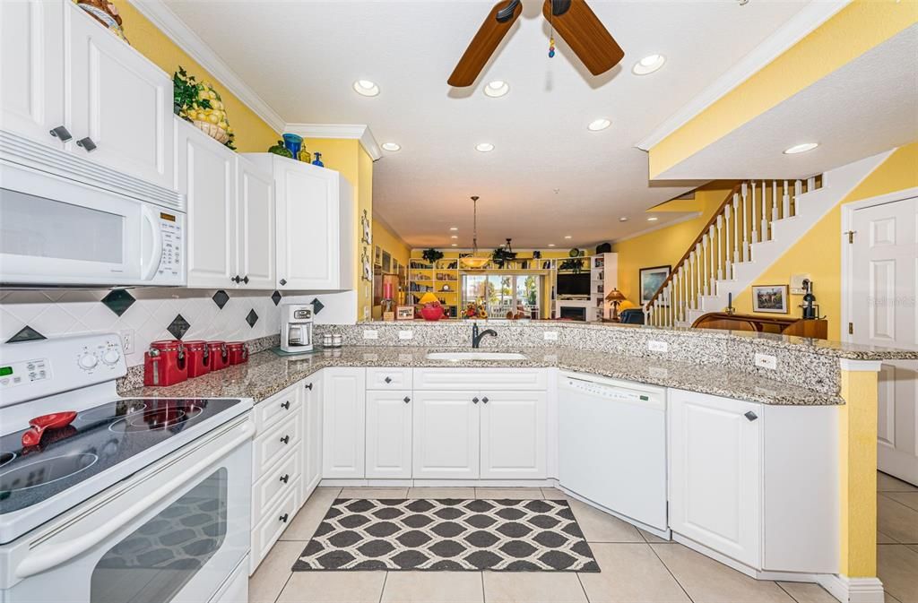 For Sale: $899,000 (3 beds, 3 baths, 1958 Square Feet)