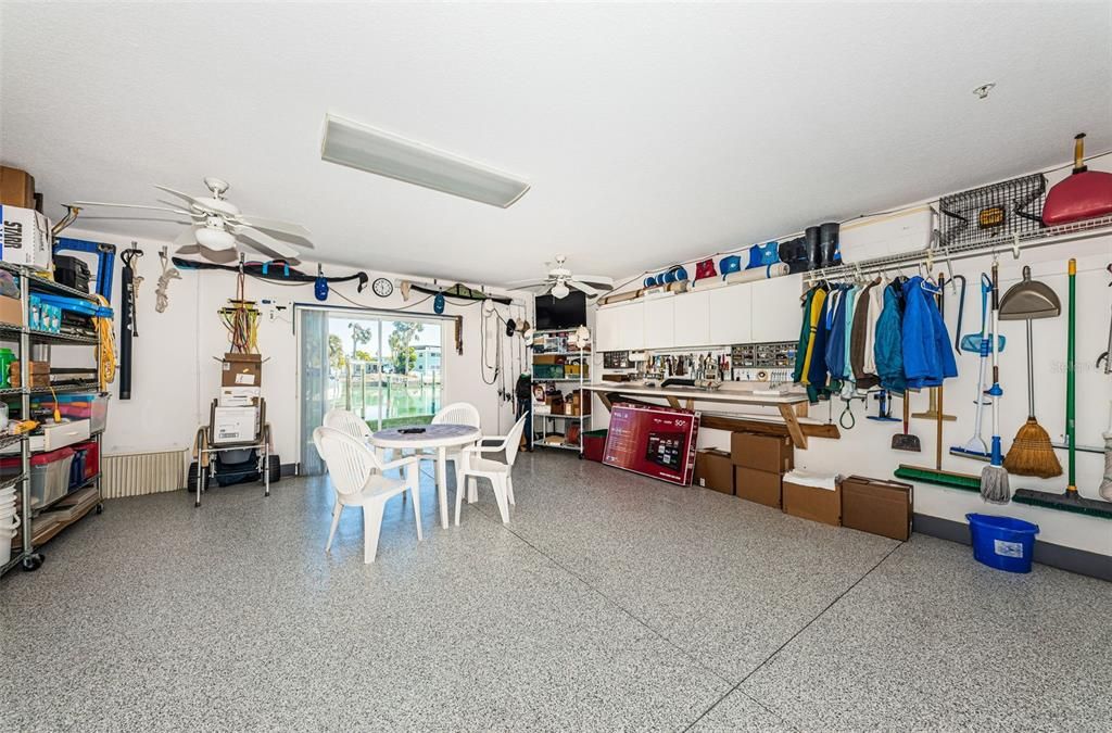 For Sale: $899,000 (3 beds, 3 baths, 1958 Square Feet)