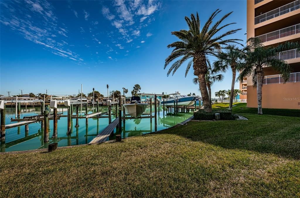 For Sale: $899,000 (3 beds, 3 baths, 1958 Square Feet)