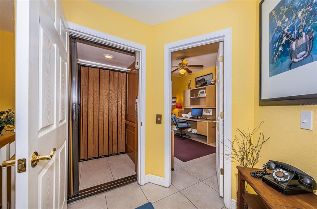 For Sale: $899,000 (3 beds, 3 baths, 1958 Square Feet)