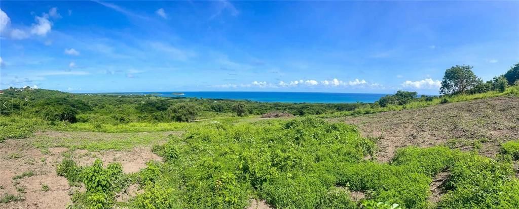 На продажу: $385,000 (2.01 acres)