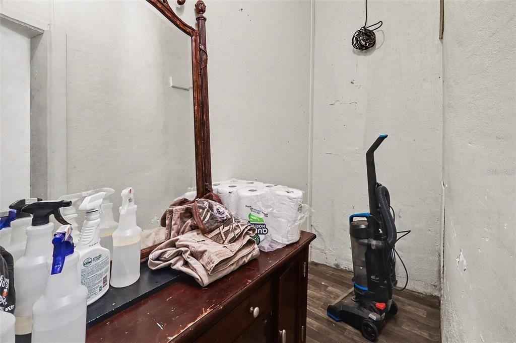 Activo con contrato: $150,000 (3 camas, 1 baños, 1410 Pies cuadrados)
