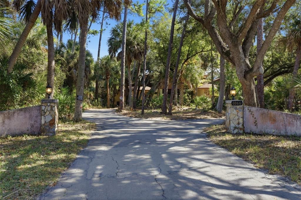 For Sale: $878,500 (6 beds, 3 baths, 5514 Square Feet)