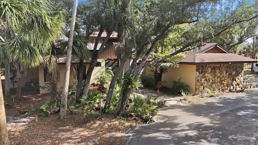 For Sale: $878,500 (6 beds, 3 baths, 5514 Square Feet)