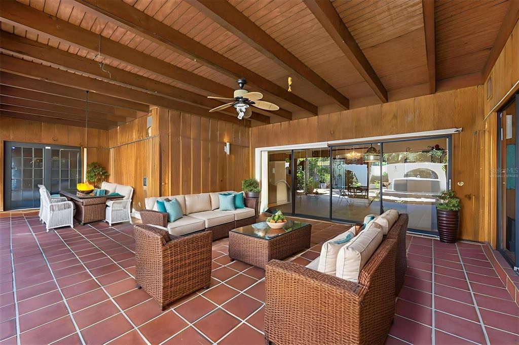 For Sale: $878,500 (6 beds, 3 baths, 5514 Square Feet)
