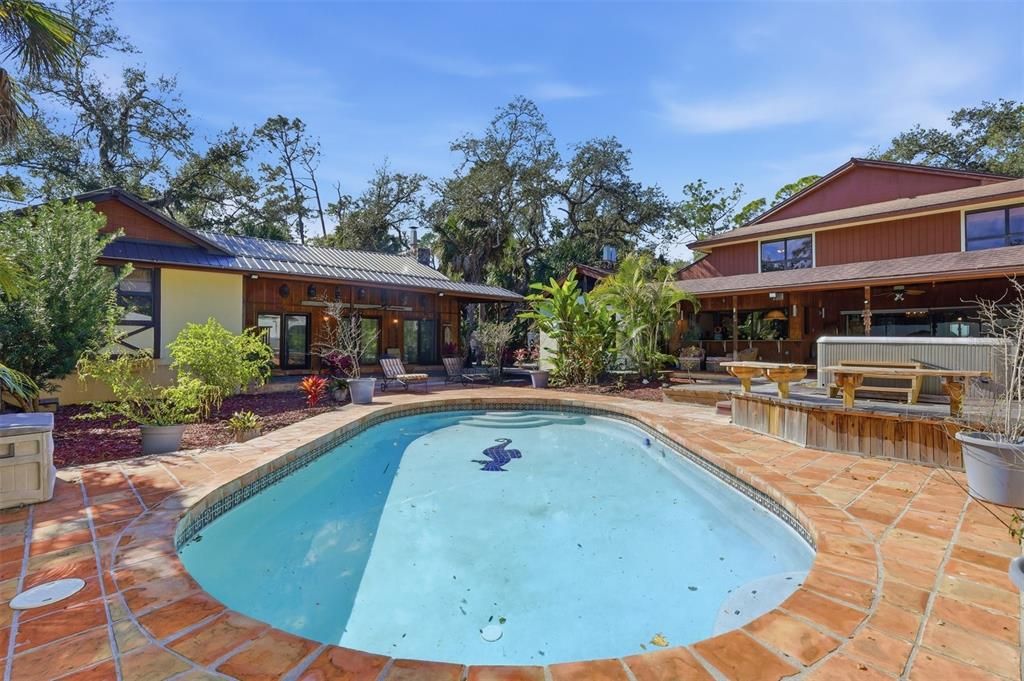 For Sale: $878,500 (6 beds, 3 baths, 5514 Square Feet)