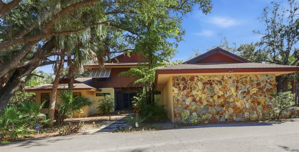 For Sale: $878,500 (6 beds, 3 baths, 5514 Square Feet)