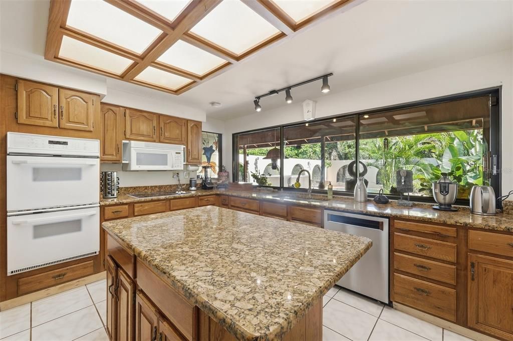 For Sale: $878,500 (6 beds, 3 baths, 5514 Square Feet)