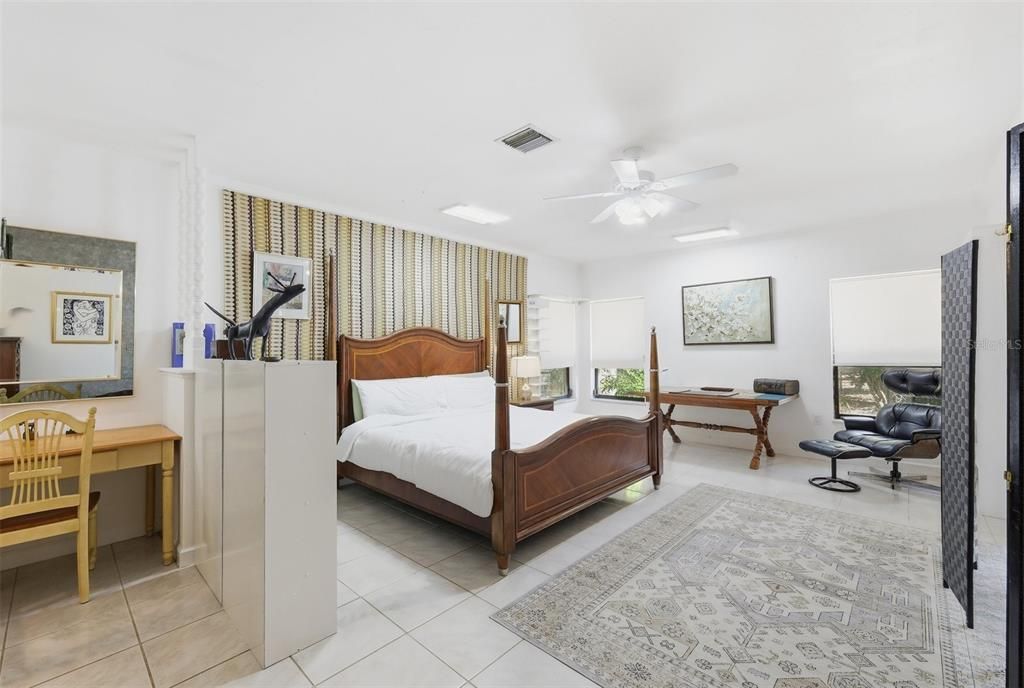 For Sale: $878,500 (6 beds, 3 baths, 5514 Square Feet)