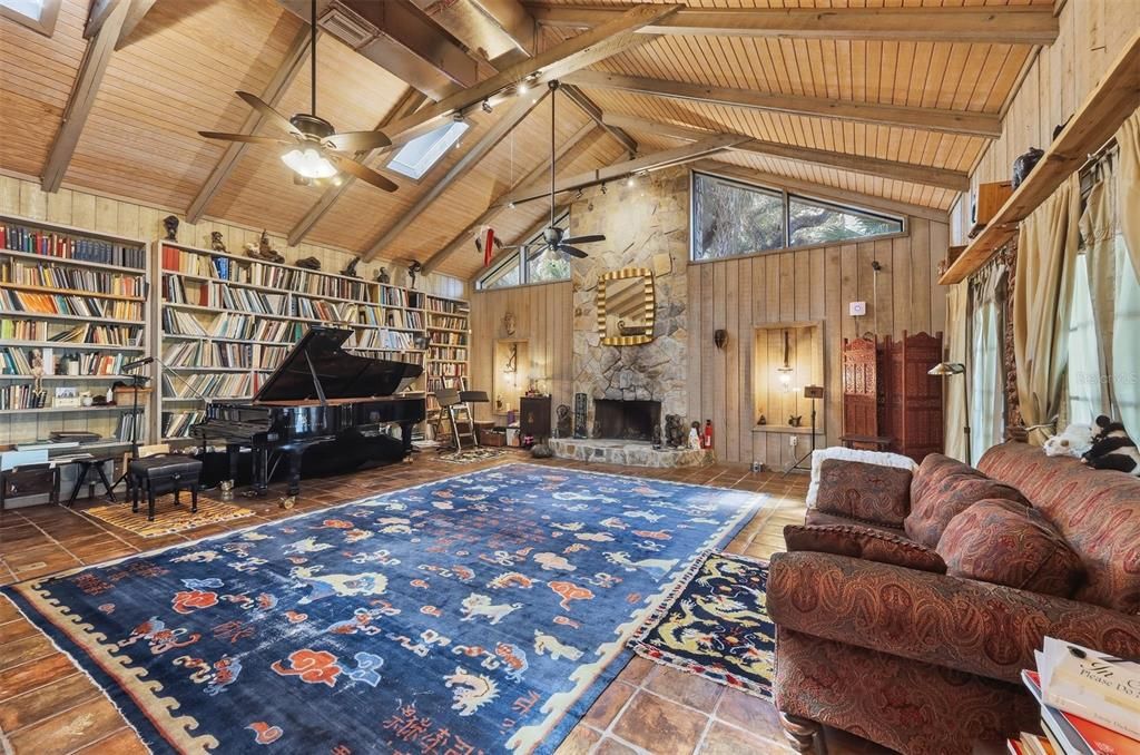 For Sale: $878,500 (6 beds, 3 baths, 5514 Square Feet)