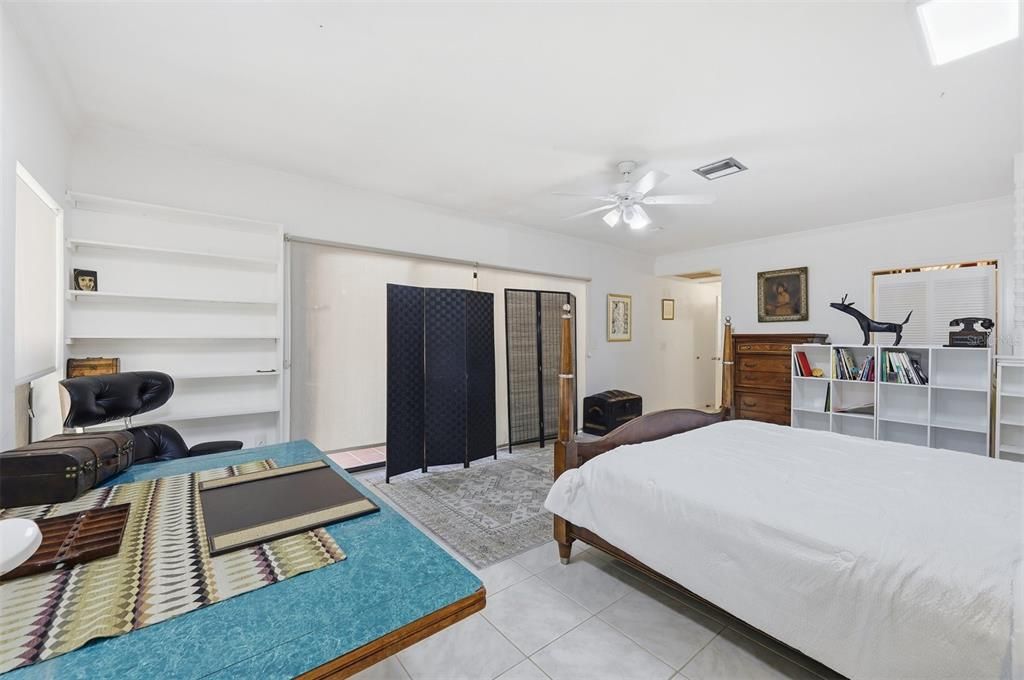 For Sale: $878,500 (6 beds, 3 baths, 5514 Square Feet)