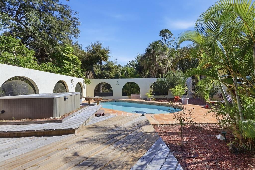 For Sale: $878,500 (6 beds, 3 baths, 5514 Square Feet)