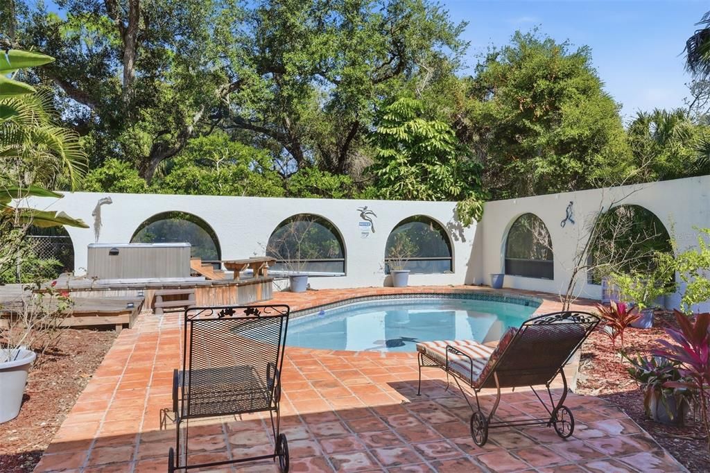 For Sale: $878,500 (6 beds, 3 baths, 5514 Square Feet)