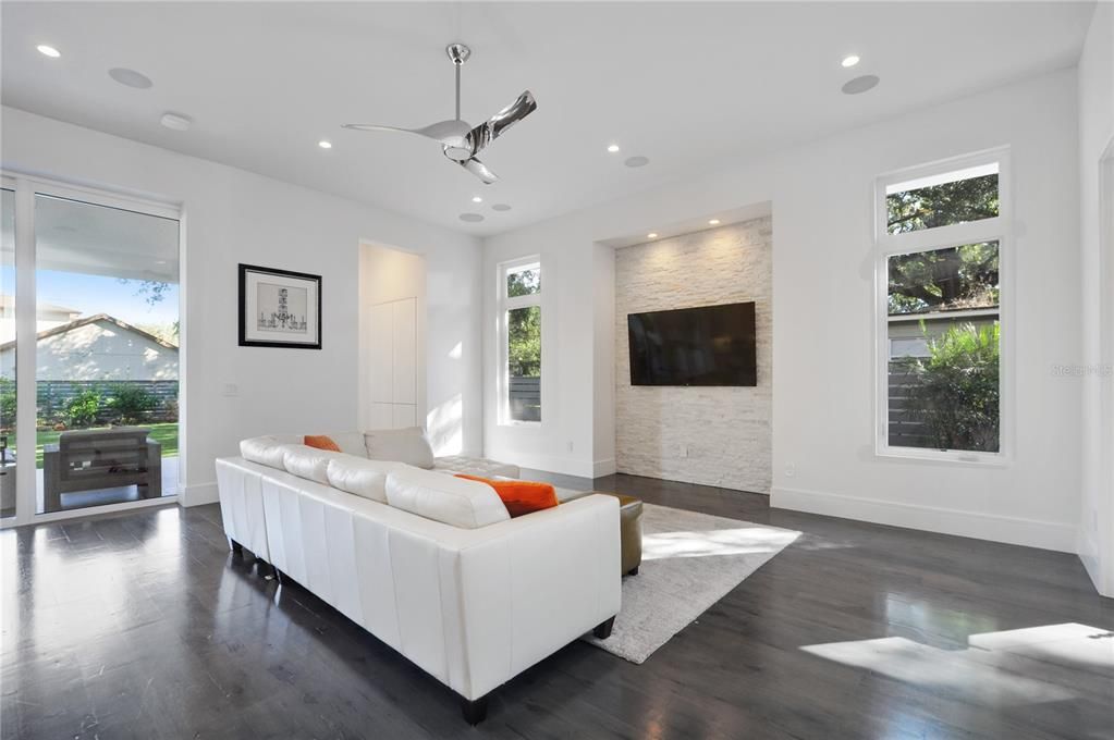 For Sale: $1,800,000 (4 beds, 4 baths, 3567 Square Feet)