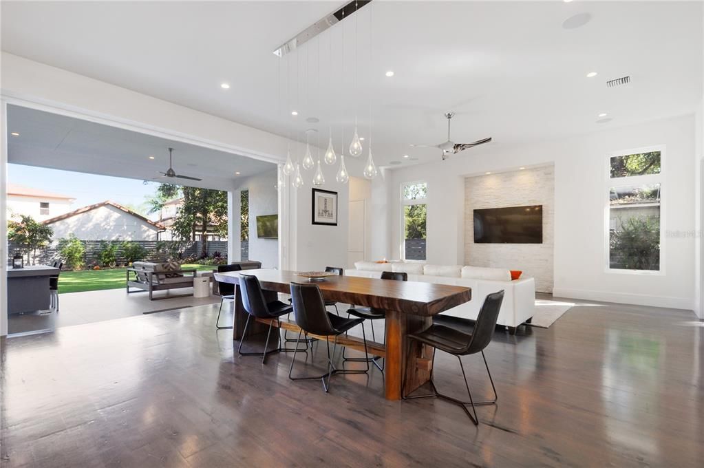 For Sale: $1,800,000 (4 beds, 4 baths, 3567 Square Feet)