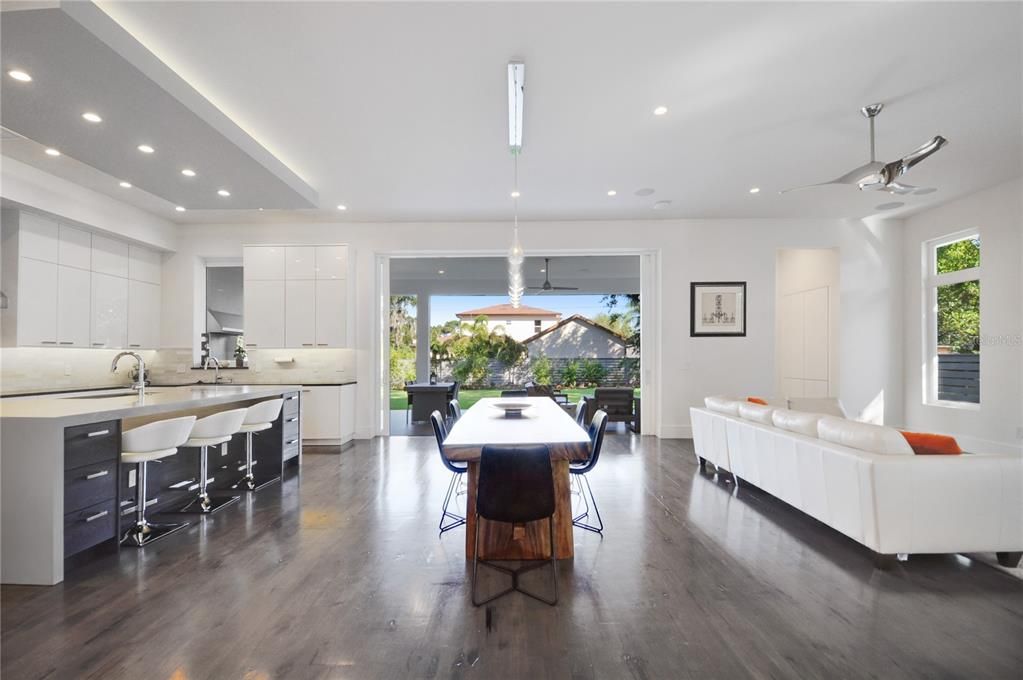 For Sale: $1,800,000 (4 beds, 4 baths, 3567 Square Feet)