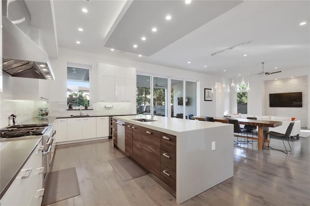 For Sale: $1,800,000 (4 beds, 4 baths, 3567 Square Feet)