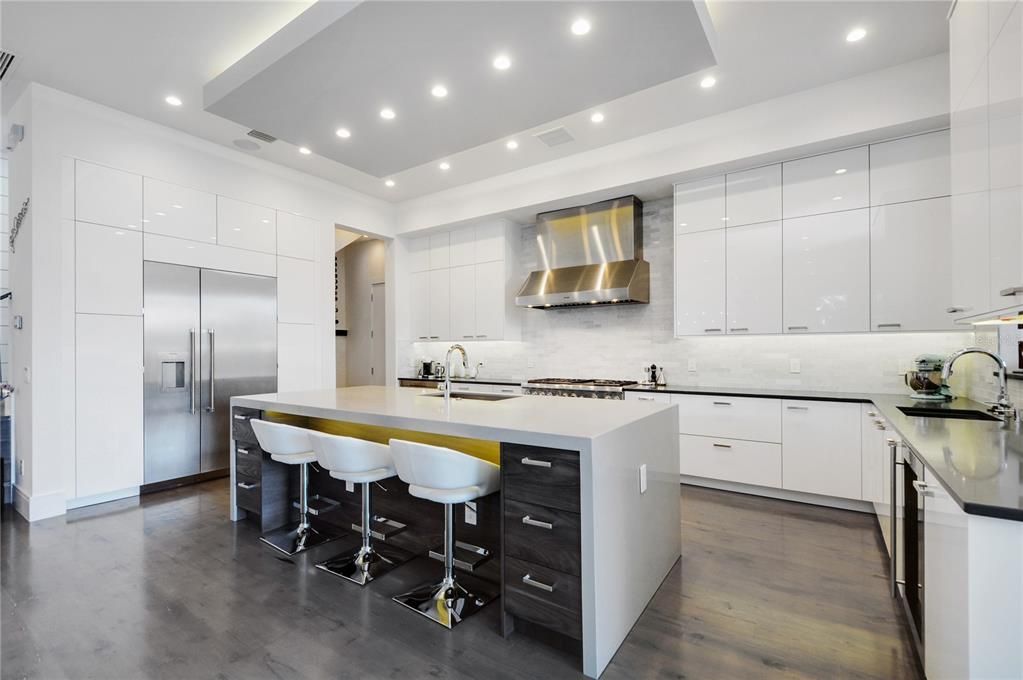 For Sale: $1,800,000 (4 beds, 4 baths, 3567 Square Feet)