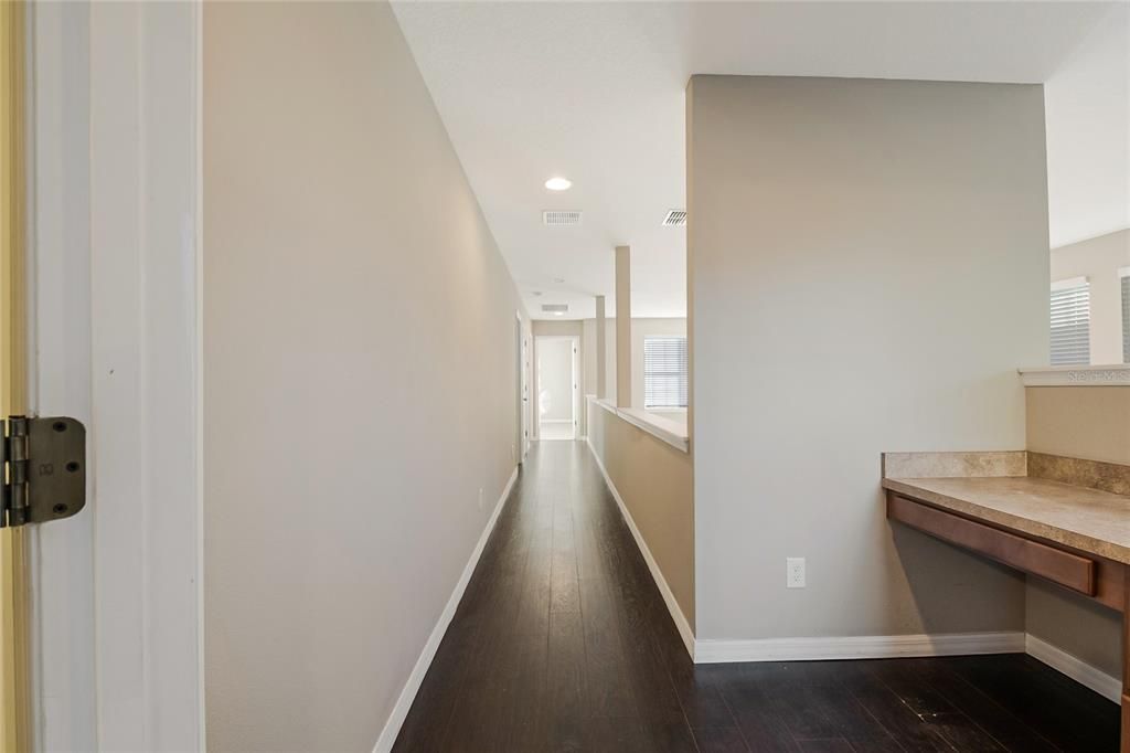 Activo con contrato: $380,000 (4 camas, 3 baños, 2175 Pies cuadrados)