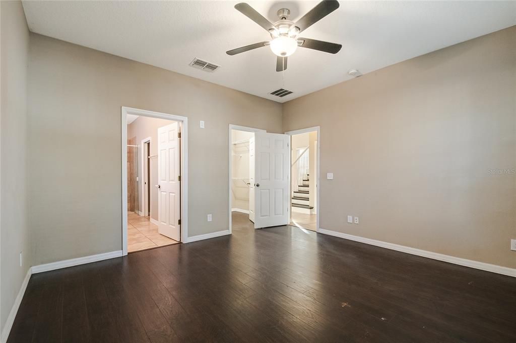 Activo con contrato: $380,000 (4 camas, 3 baños, 2175 Pies cuadrados)