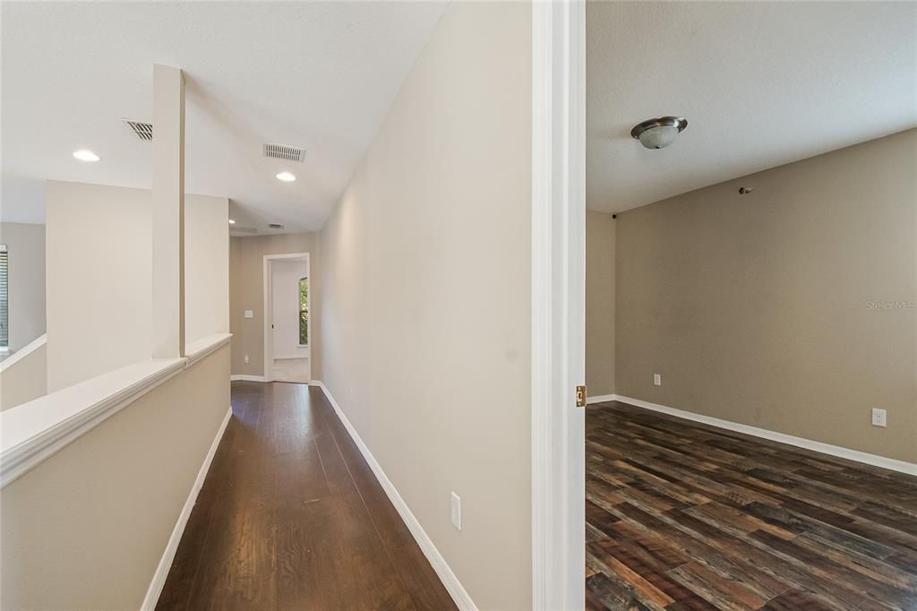 Activo con contrato: $380,000 (4 camas, 3 baños, 2175 Pies cuadrados)