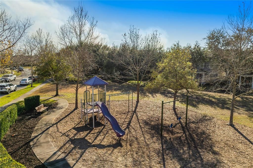Activo con contrato: $380,000 (4 camas, 3 baños, 2175 Pies cuadrados)