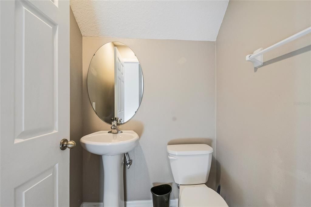 Activo con contrato: $380,000 (4 camas, 3 baños, 2175 Pies cuadrados)