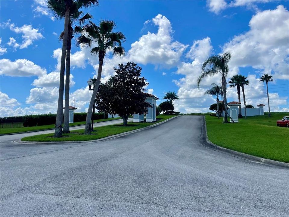 合同活跃: $184,000 (1.02 acres)