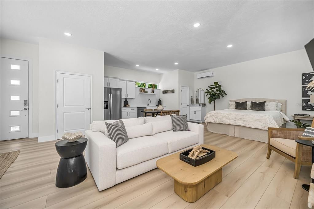Activo con contrato: $2,190,000 (4 camas, 3 baños, 3992 Pies cuadrados)