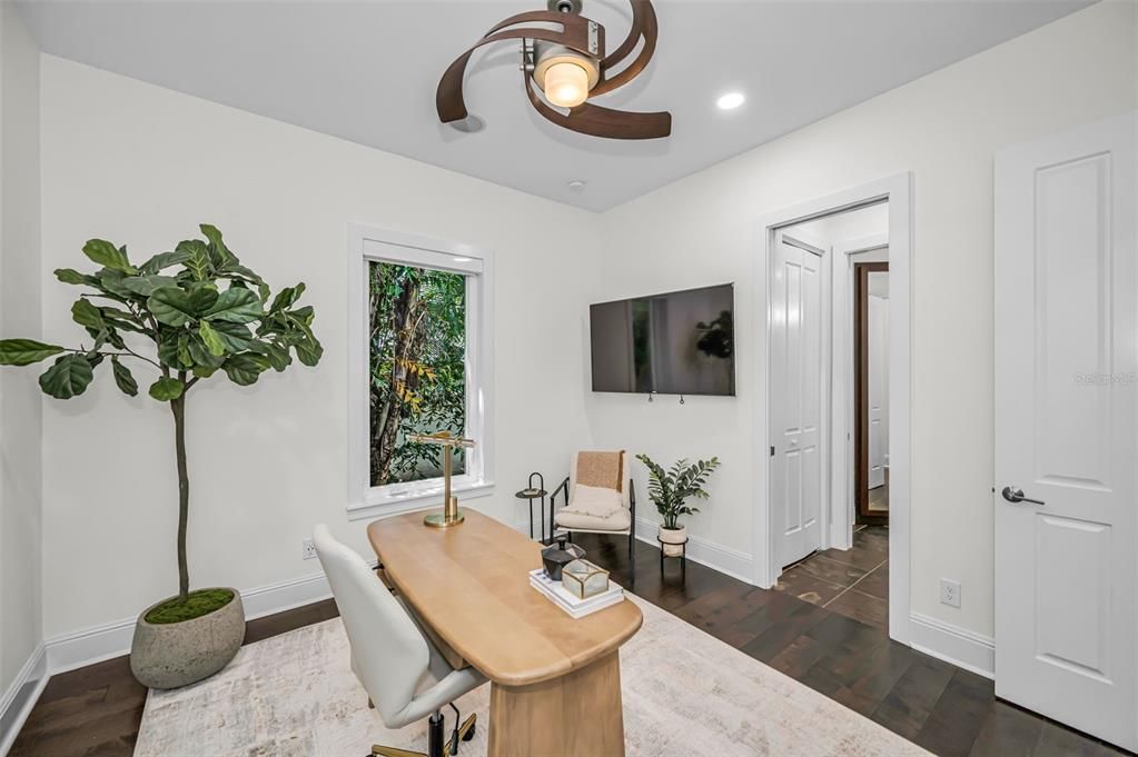 Activo con contrato: $2,190,000 (4 camas, 3 baños, 3992 Pies cuadrados)