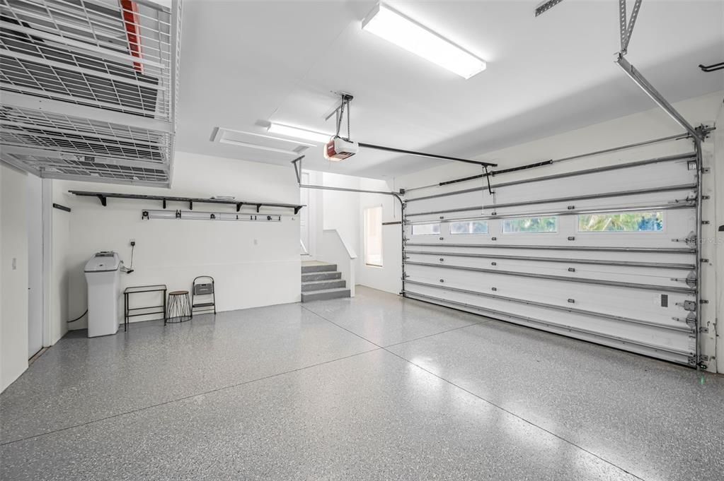 Activo con contrato: $2,190,000 (4 camas, 3 baños, 3992 Pies cuadrados)