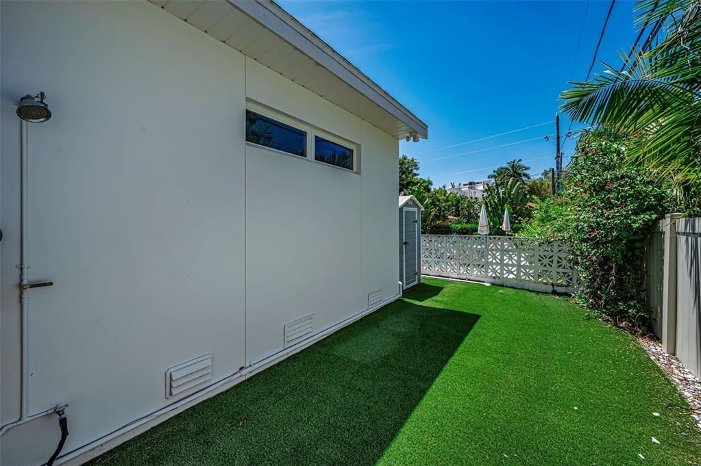 Activo con contrato: $2,190,000 (4 camas, 3 baños, 3992 Pies cuadrados)