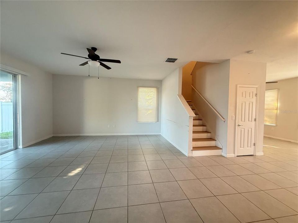 For Rent: $2,600 (5 beds, 3 baths, 2810 Square Feet)