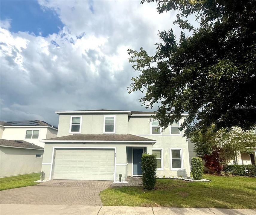 For Rent: $2,600 (5 beds, 3 baths, 2810 Square Feet)