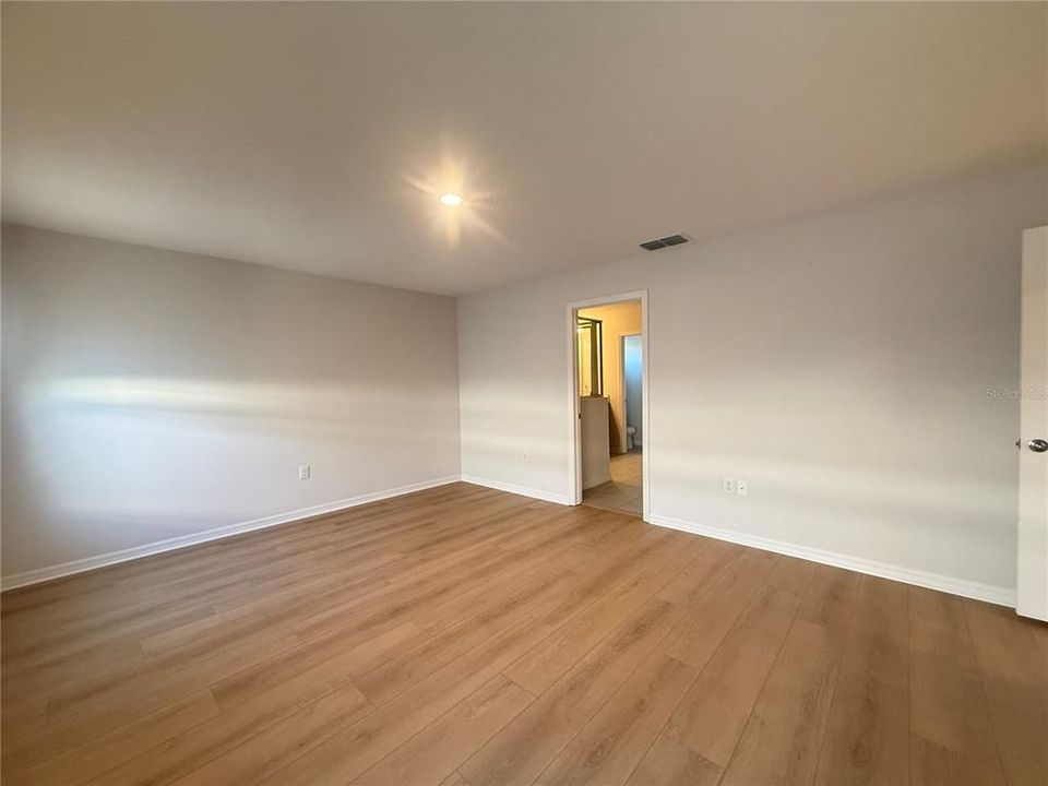 For Rent: $2,600 (5 beds, 3 baths, 2810 Square Feet)