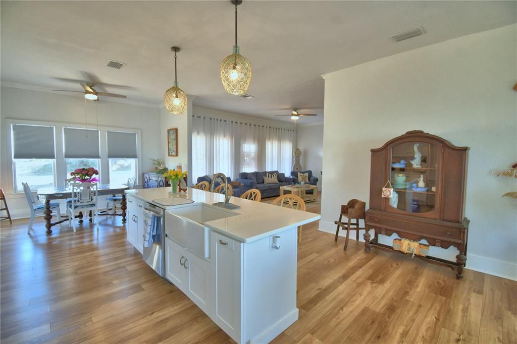 For Sale: $595,000 (3 beds, 2 baths, 1740 Square Feet)