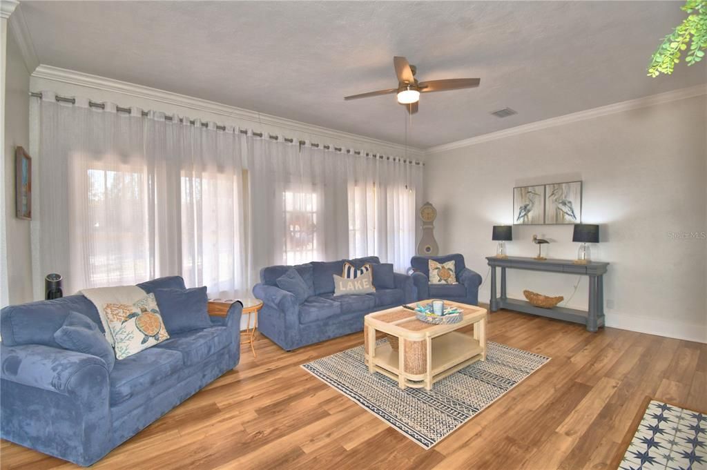 For Sale: $595,000 (3 beds, 2 baths, 1740 Square Feet)