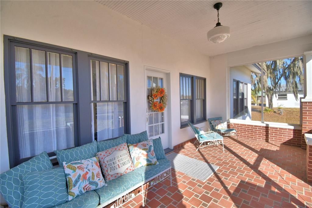 For Sale: $595,000 (3 beds, 2 baths, 1740 Square Feet)