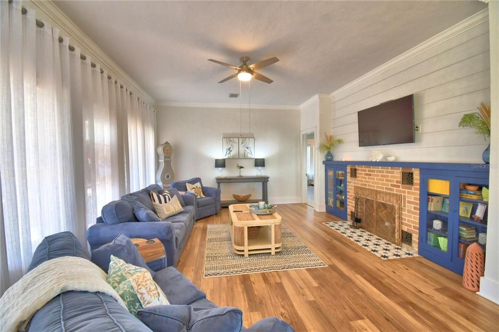 For Sale: $595,000 (3 beds, 2 baths, 1740 Square Feet)