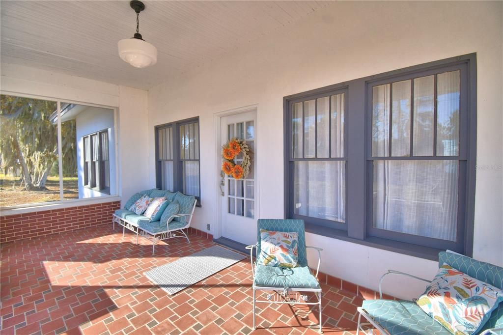 For Sale: $595,000 (3 beds, 2 baths, 1740 Square Feet)