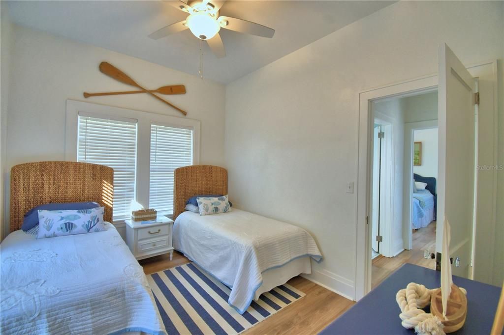 For Sale: $595,000 (3 beds, 2 baths, 1740 Square Feet)