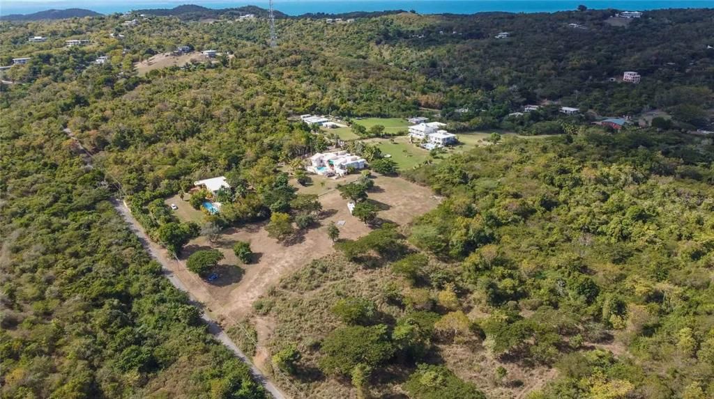 待售: $250,000 (2.50 acres)