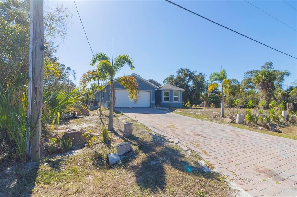 Active With Contract: $245,000 (3 beds, 2 baths, 1729 Square Feet)