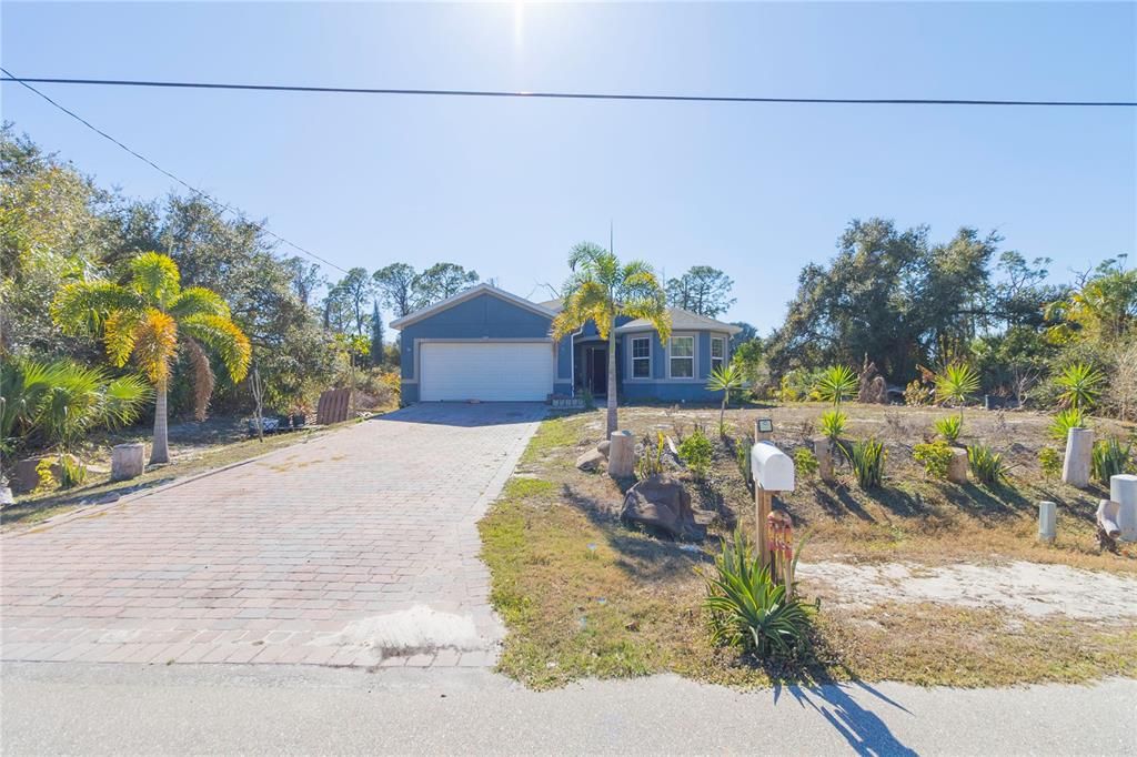 Active With Contract: $245,000 (3 beds, 2 baths, 1729 Square Feet)