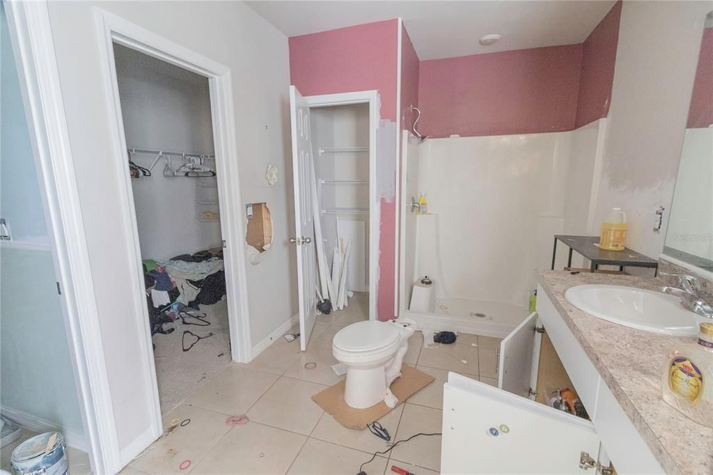 Active With Contract: $245,000 (3 beds, 2 baths, 1729 Square Feet)