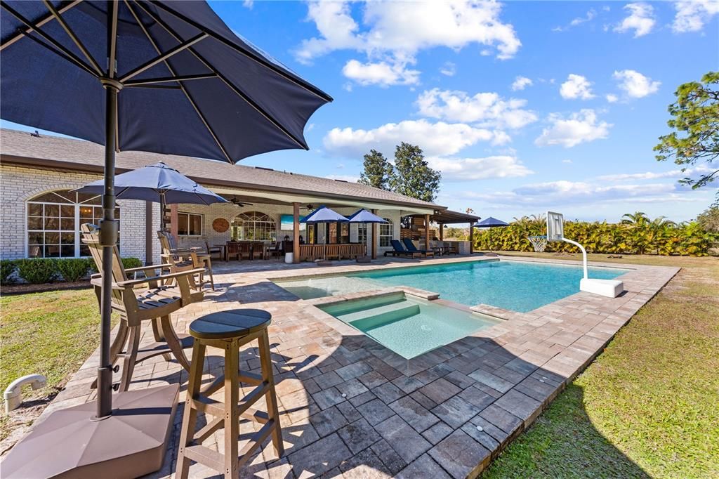 En Venta: $1,100,000 (4 camas, 3 baños, 3189 Pies cuadrados)
